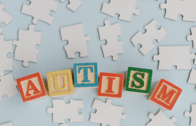 Autismo: o que é, tipos, sinais e tratamento